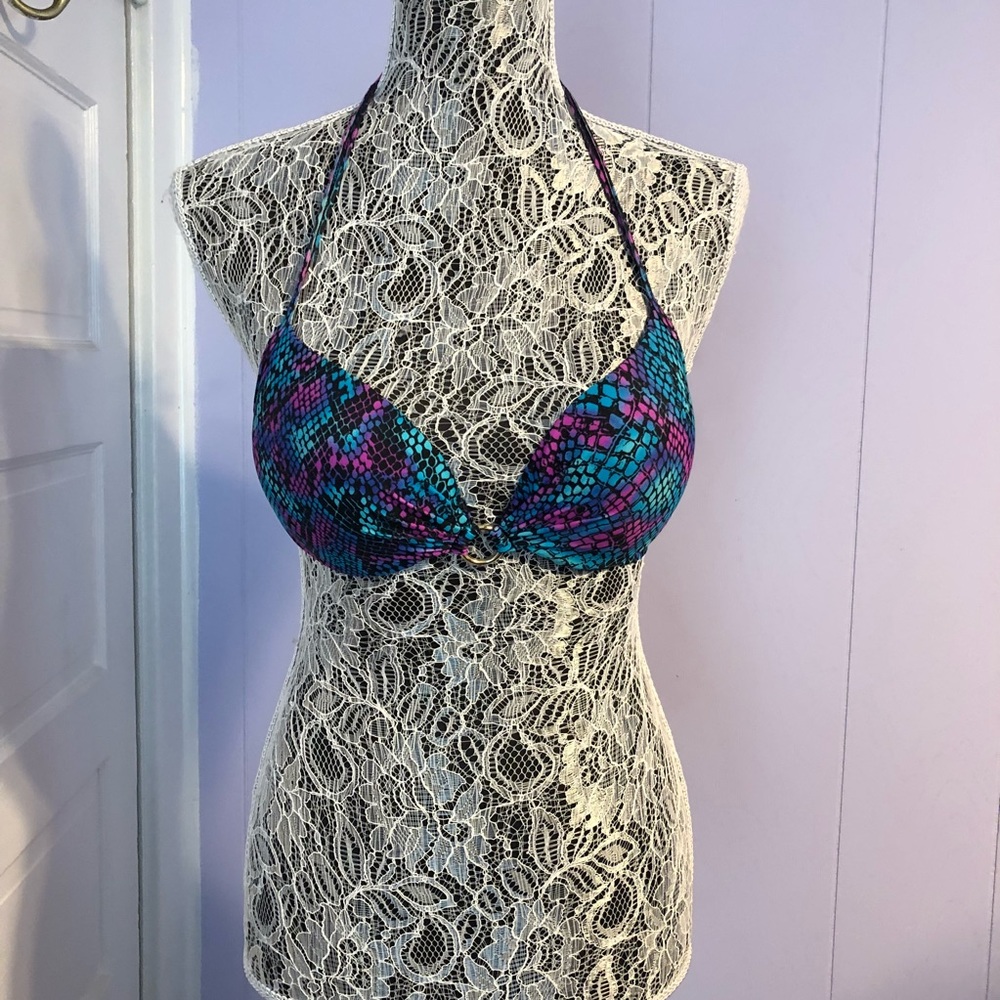 Smart & sexy push-up bikini top